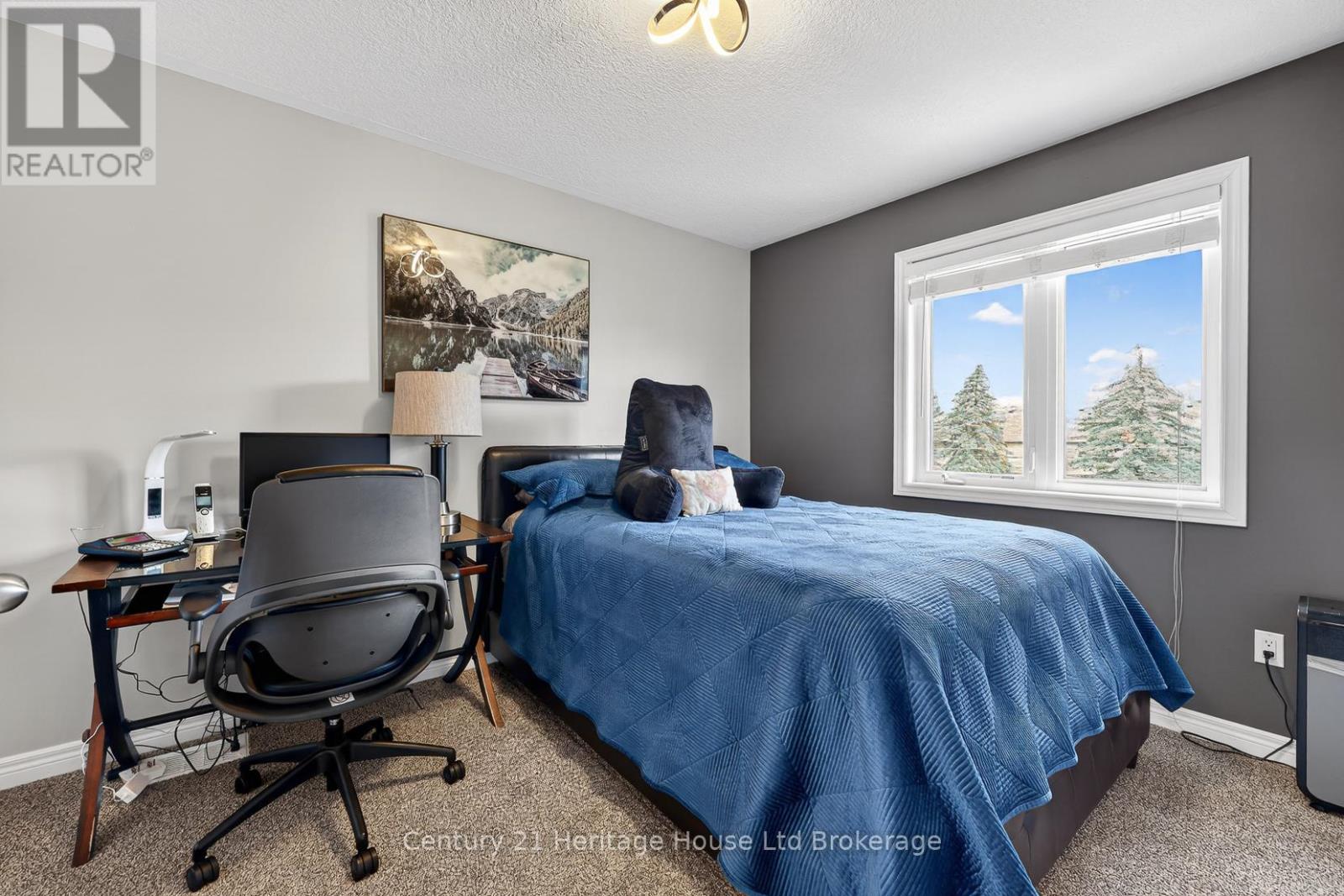 1180 CAEN AVENUE - 20