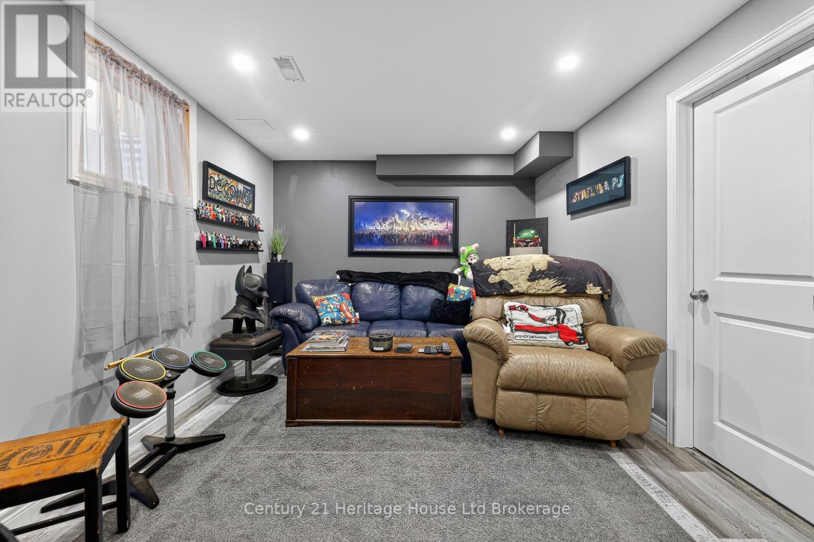 1180 CAEN AVENUE - 29
