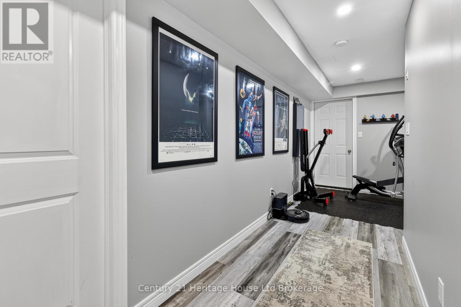 1180 CAEN AVENUE - 30