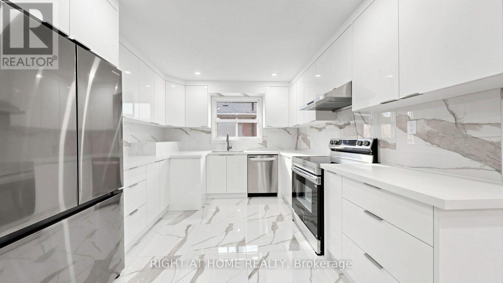 76 FENSIDE DRIVE - 10