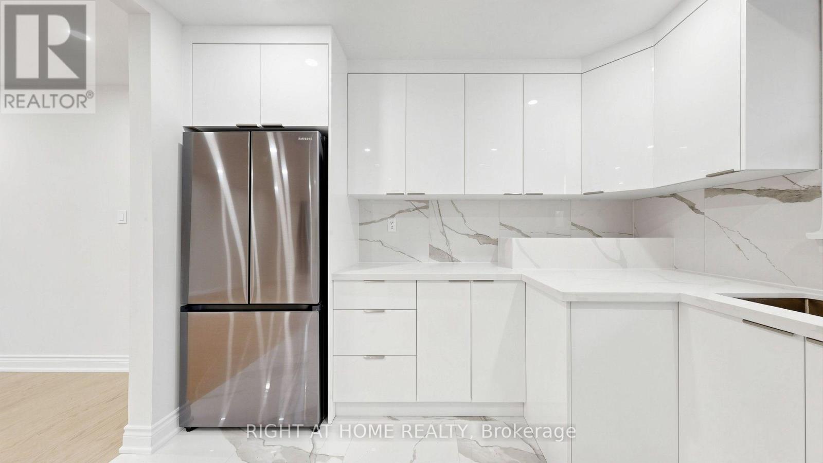 76 FENSIDE DRIVE - 12
