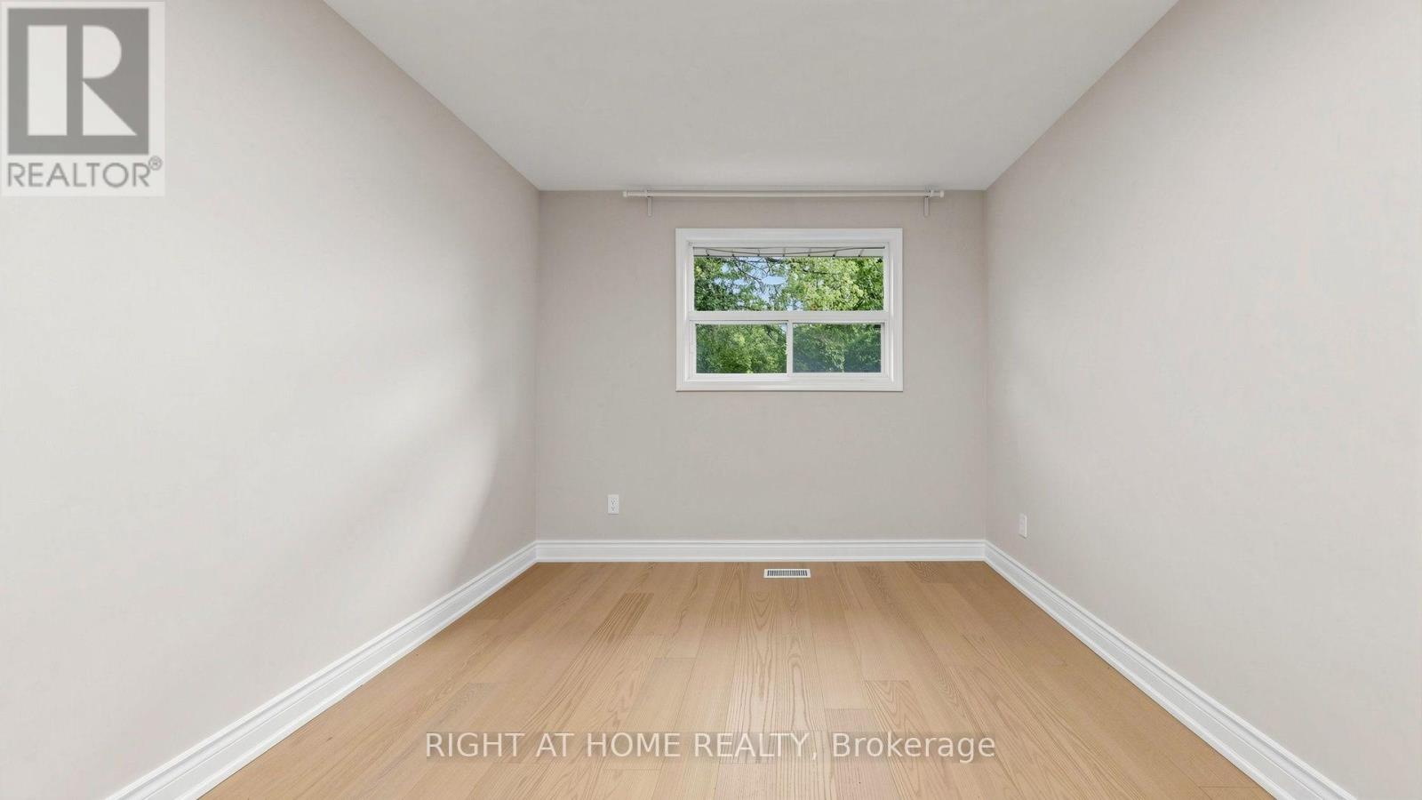 76 FENSIDE DRIVE - 15