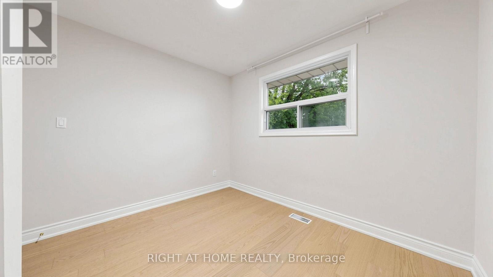 76 FENSIDE DRIVE - 17