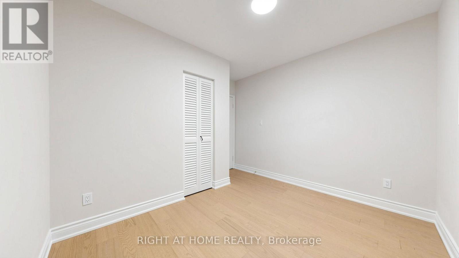 76 FENSIDE DRIVE - 18