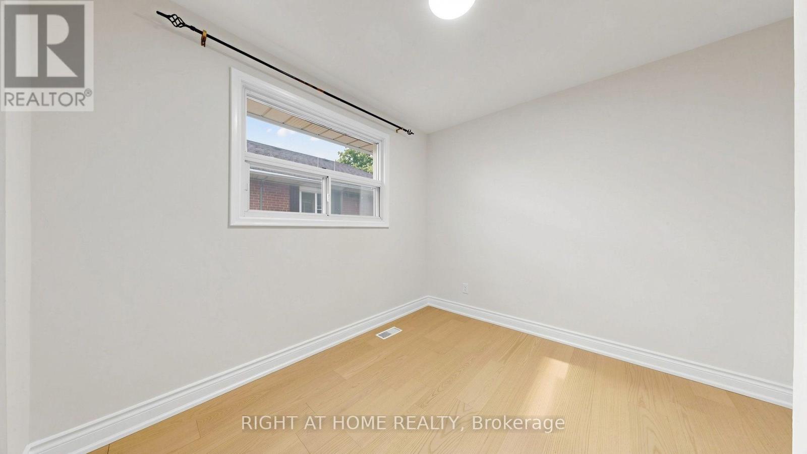 76 FENSIDE DRIVE - 19