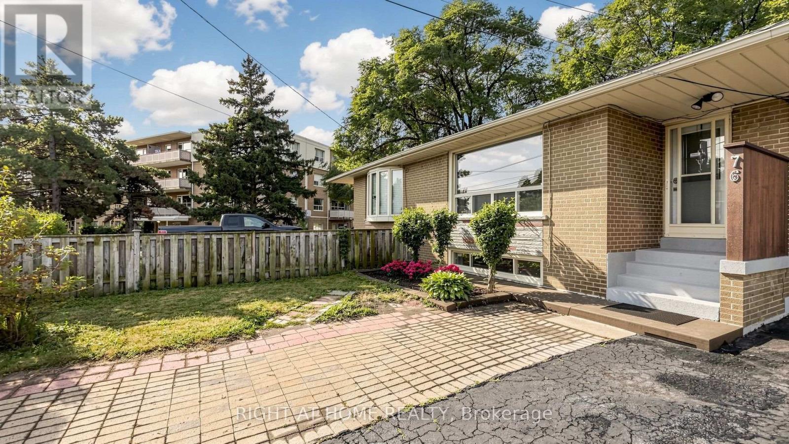 76 FENSIDE DRIVE - 2