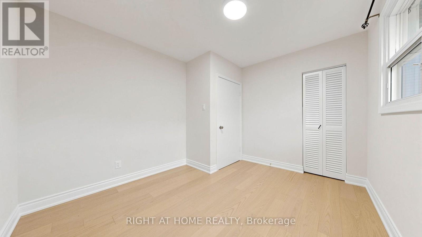 76 FENSIDE DRIVE - 20