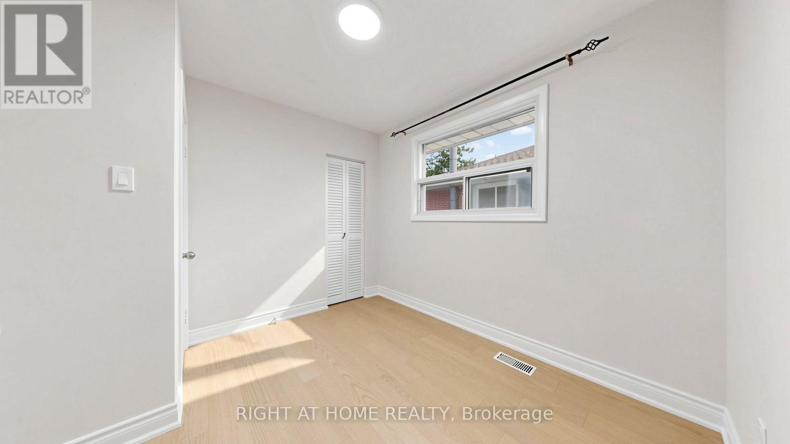 76 FENSIDE DRIVE - 21
