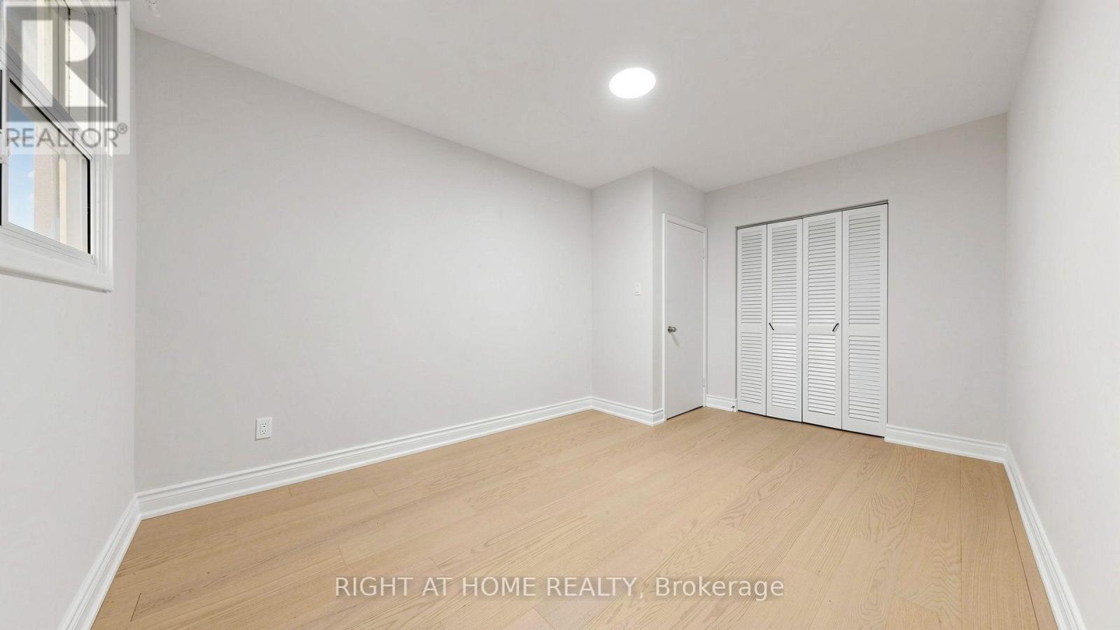 76 FENSIDE DRIVE - 22