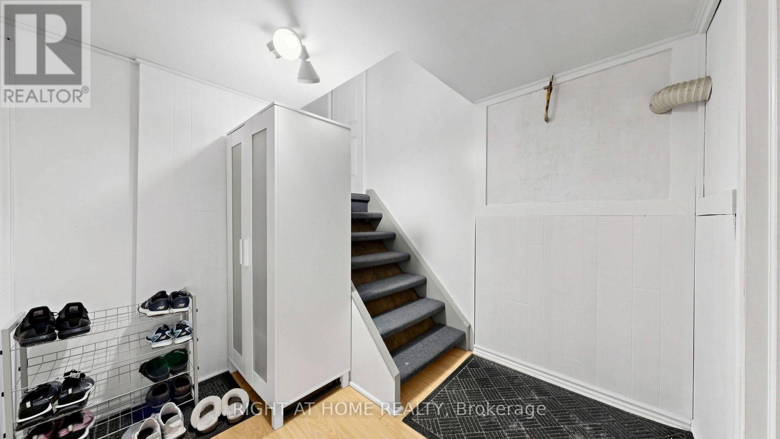 76 FENSIDE DRIVE - 25