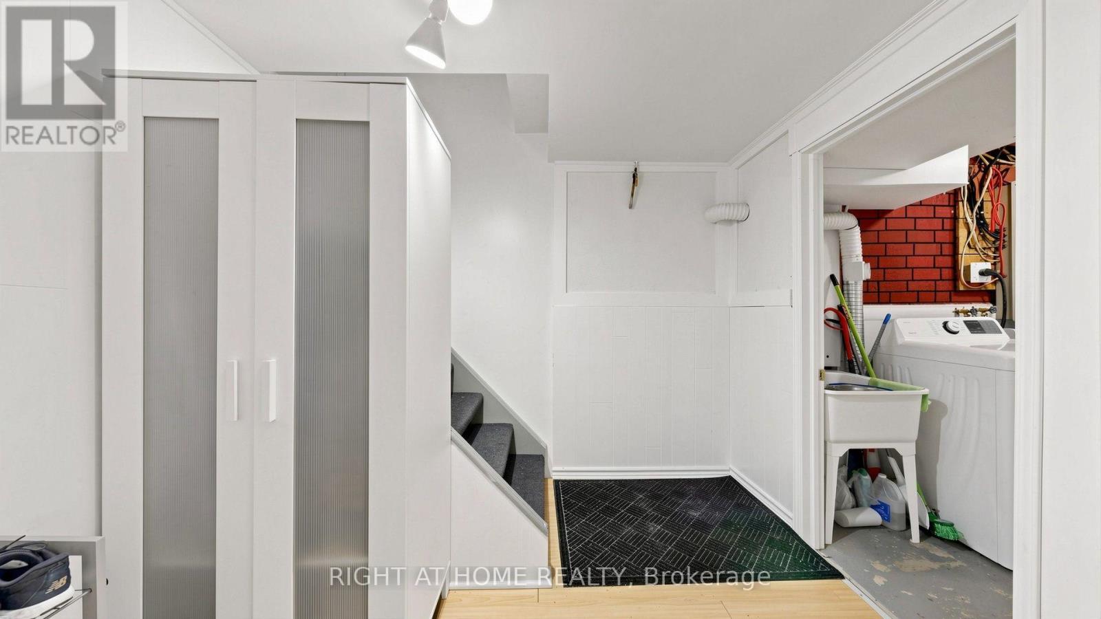 76 FENSIDE DRIVE - 26