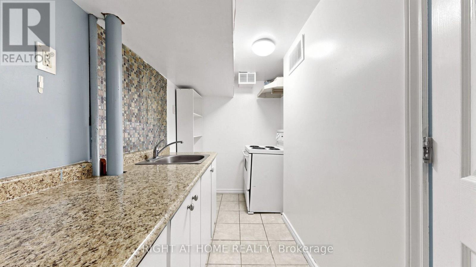 76 FENSIDE DRIVE - 35