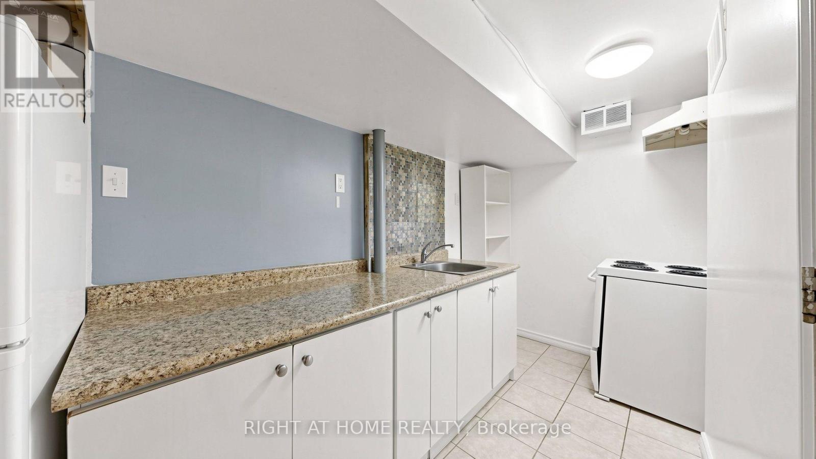 76 FENSIDE DRIVE - 36
