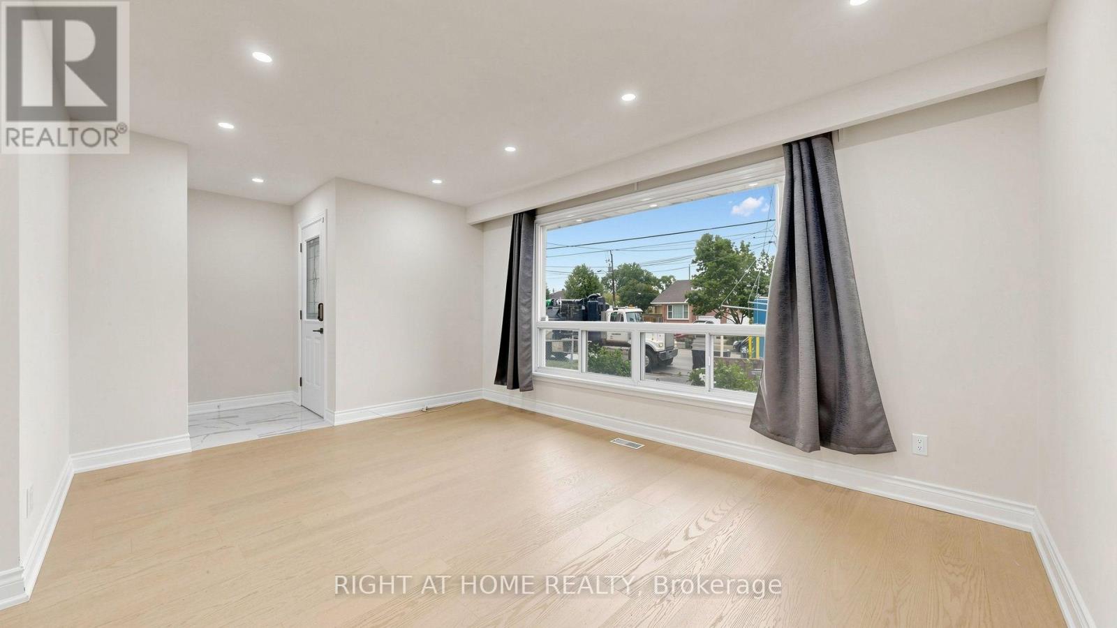 76 FENSIDE DRIVE - 4