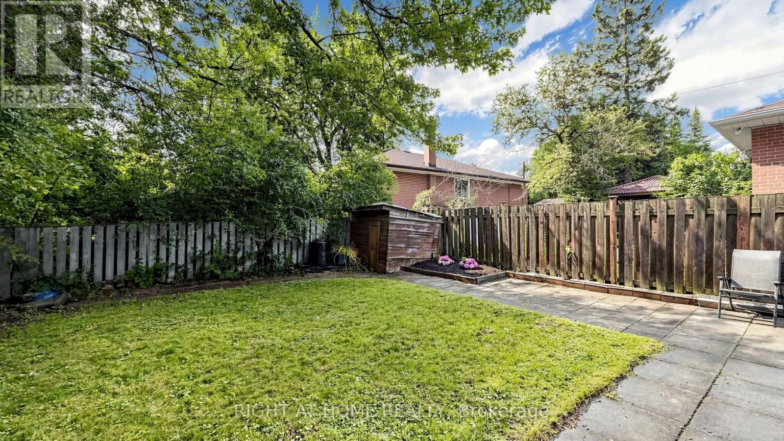 76 FENSIDE DRIVE - 42