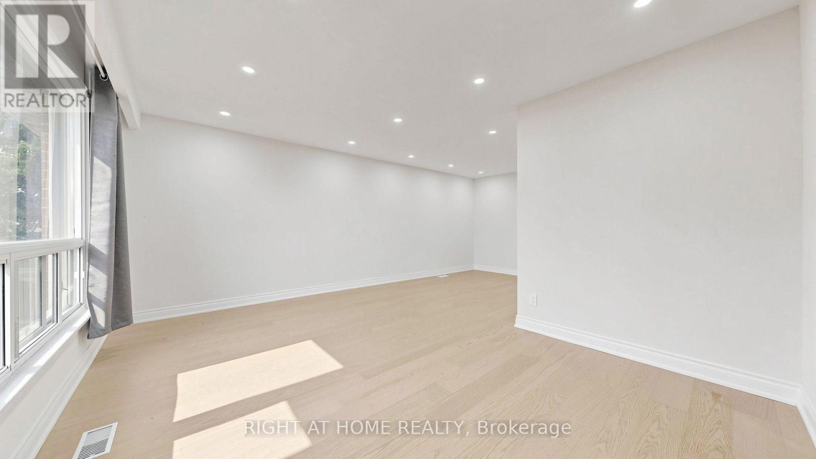 76 FENSIDE DRIVE - 5
