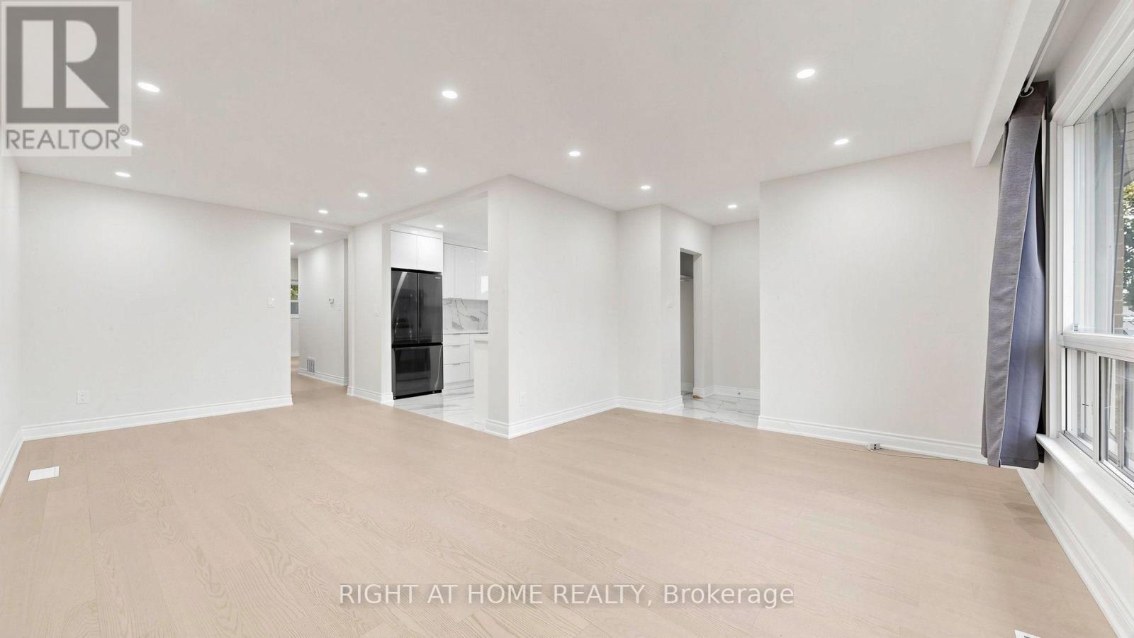 76 FENSIDE DRIVE - 6