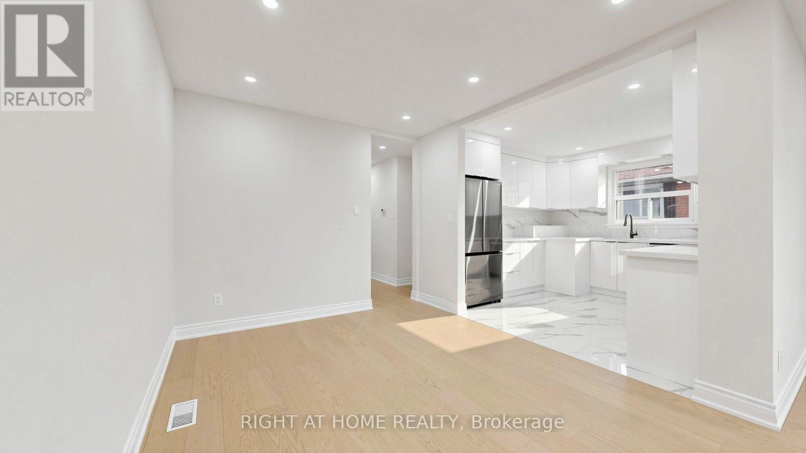76 FENSIDE DRIVE - 7