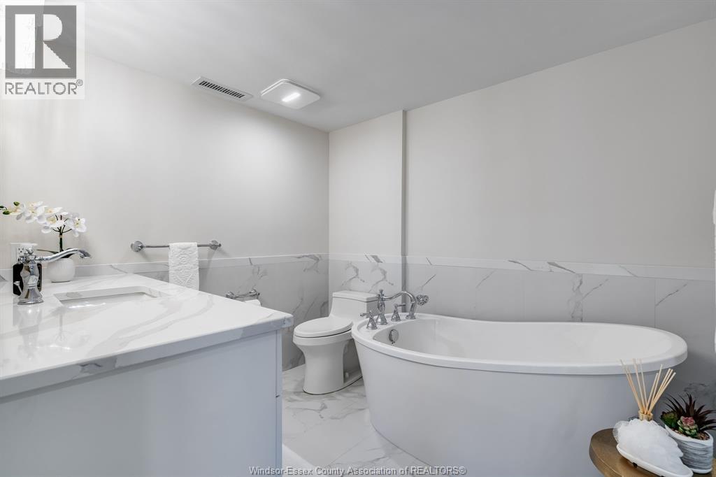 #501 109 Robson ROAD - 24