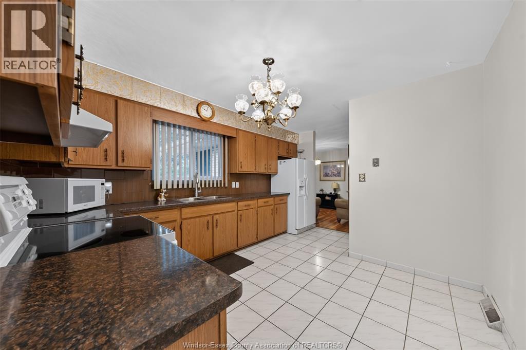 39 JOHNSON AVENUE - 11