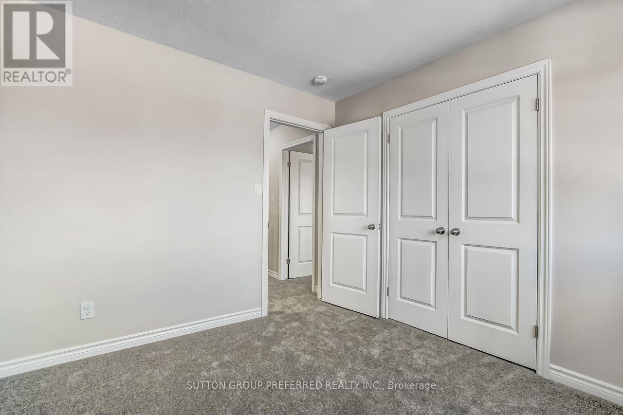 371 KENNINGTON WAY - 16
