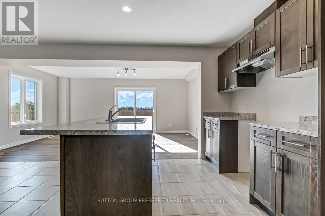 371 KENNINGTON WAY - 13