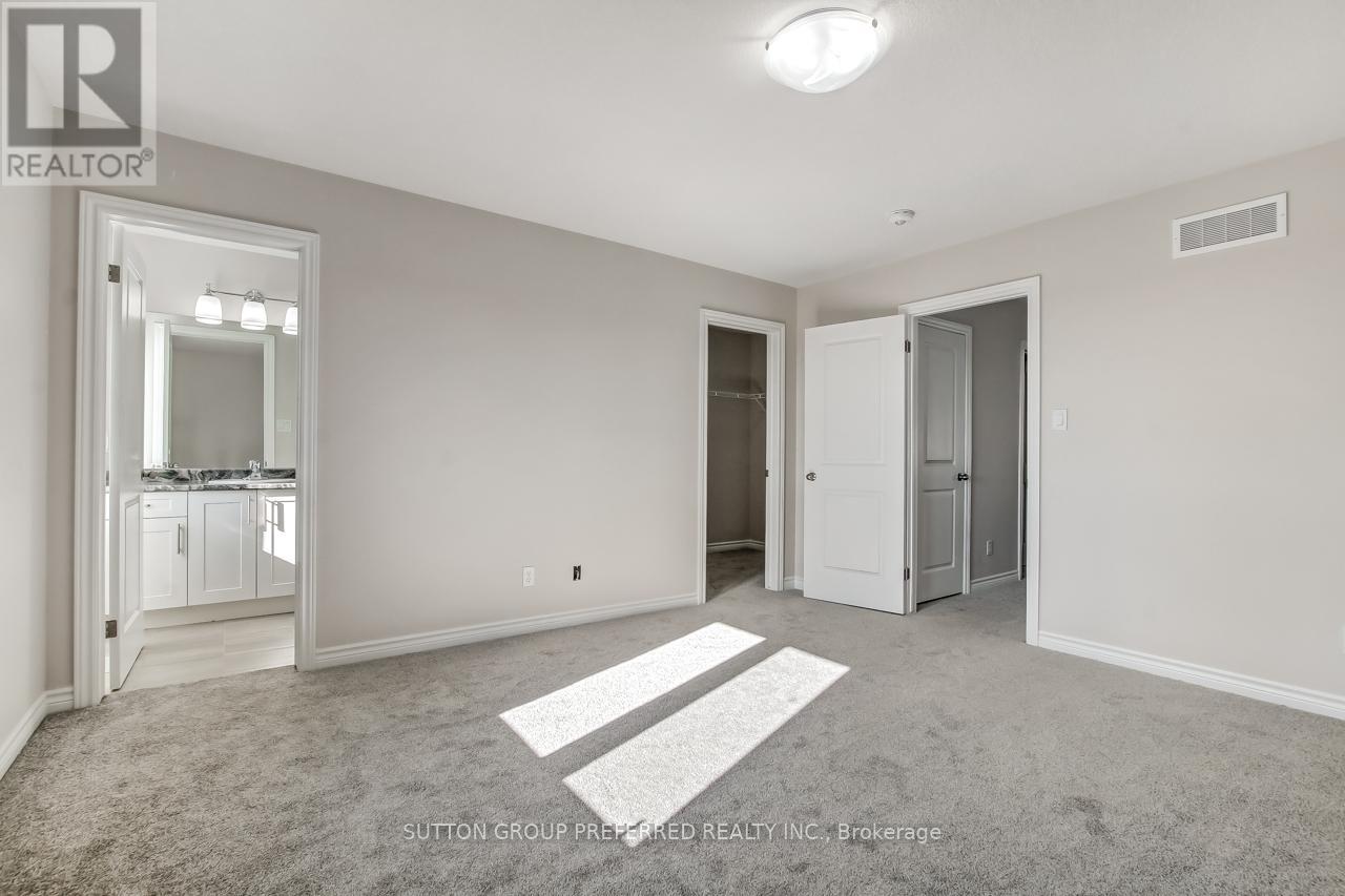 371 KENNINGTON WAY - 23
