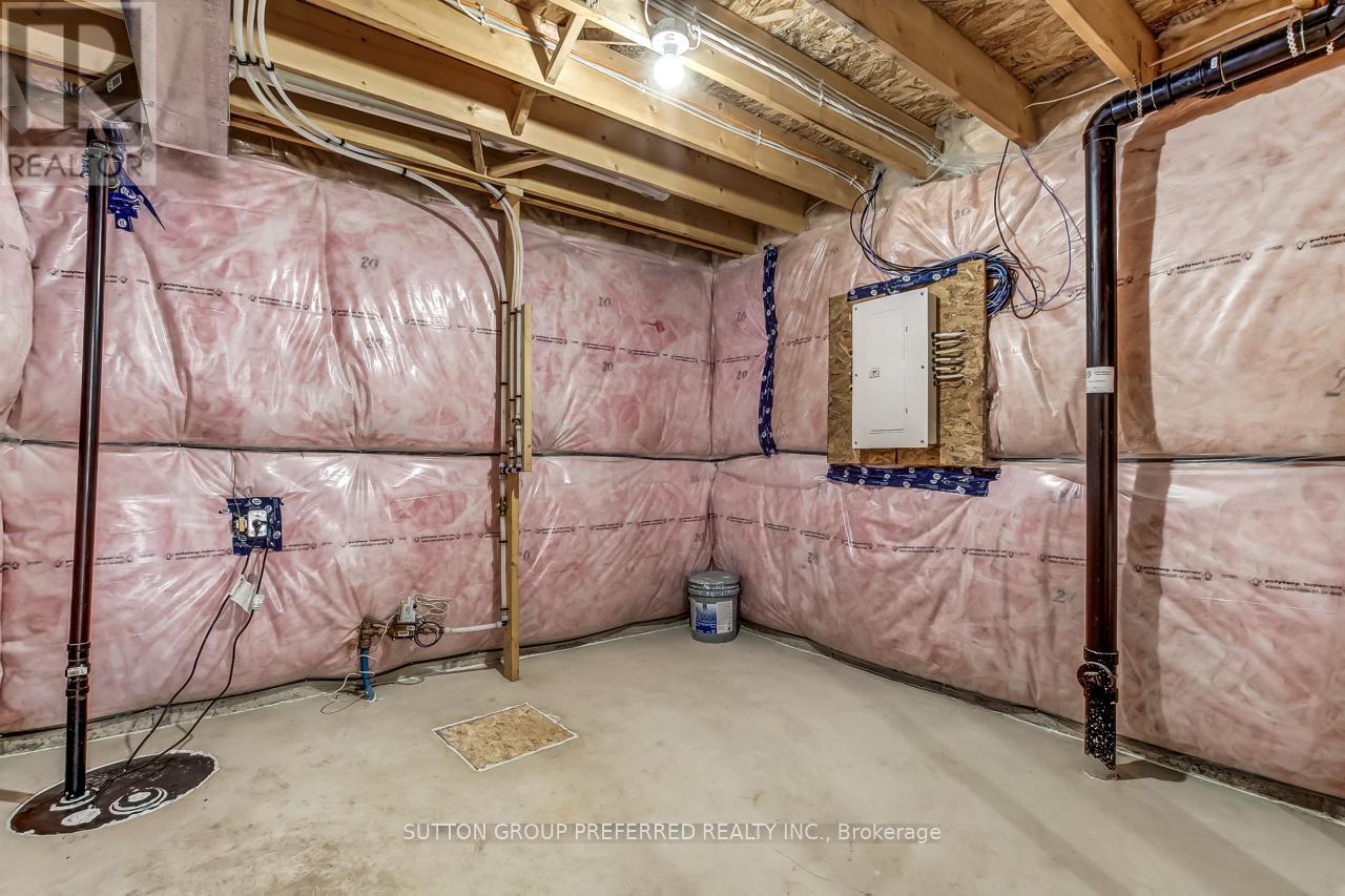 371 KENNINGTON WAY - 27