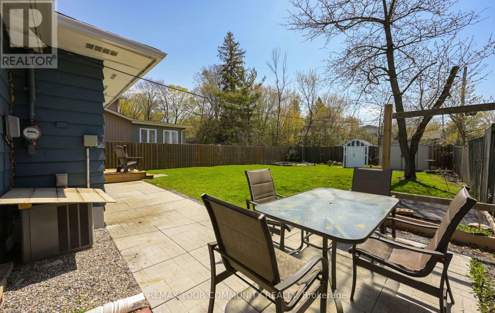 285 KENWOOD AVENUE - 21