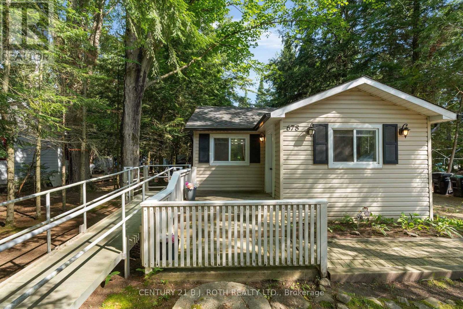 678 PINEGROVE AVENUE - 1
