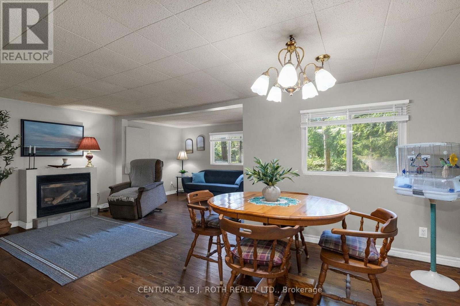 678 PINEGROVE AVENUE - 10