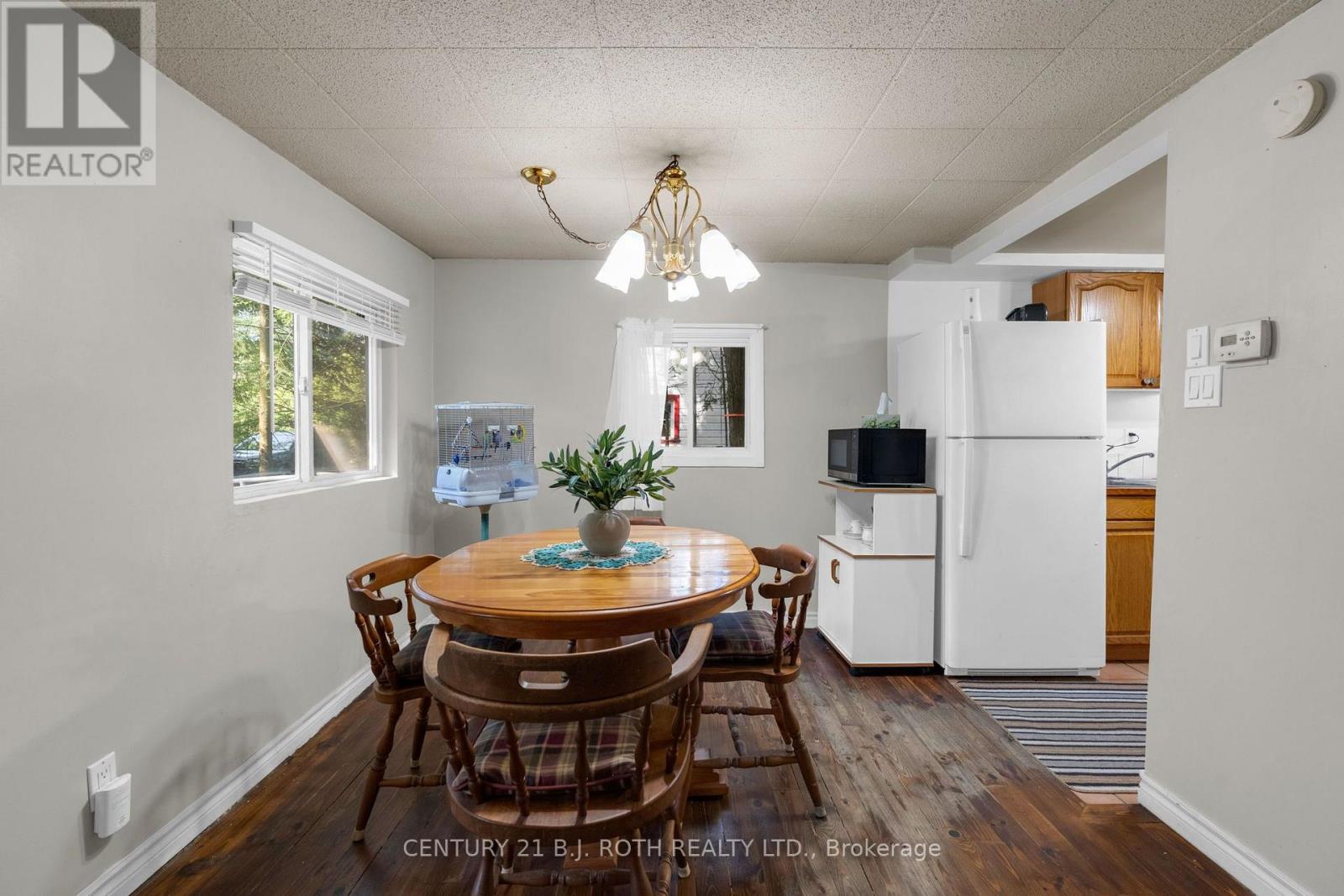 678 PINEGROVE AVENUE - 11