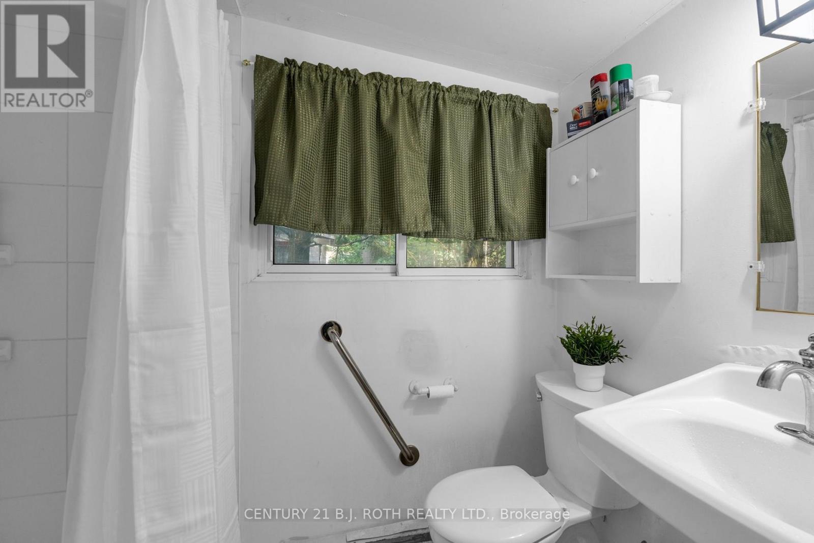 678 PINEGROVE AVENUE - 17