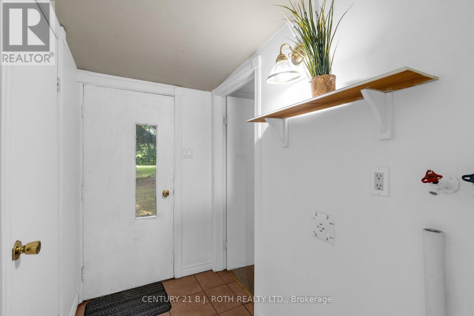 678 PINEGROVE AVENUE - 18
