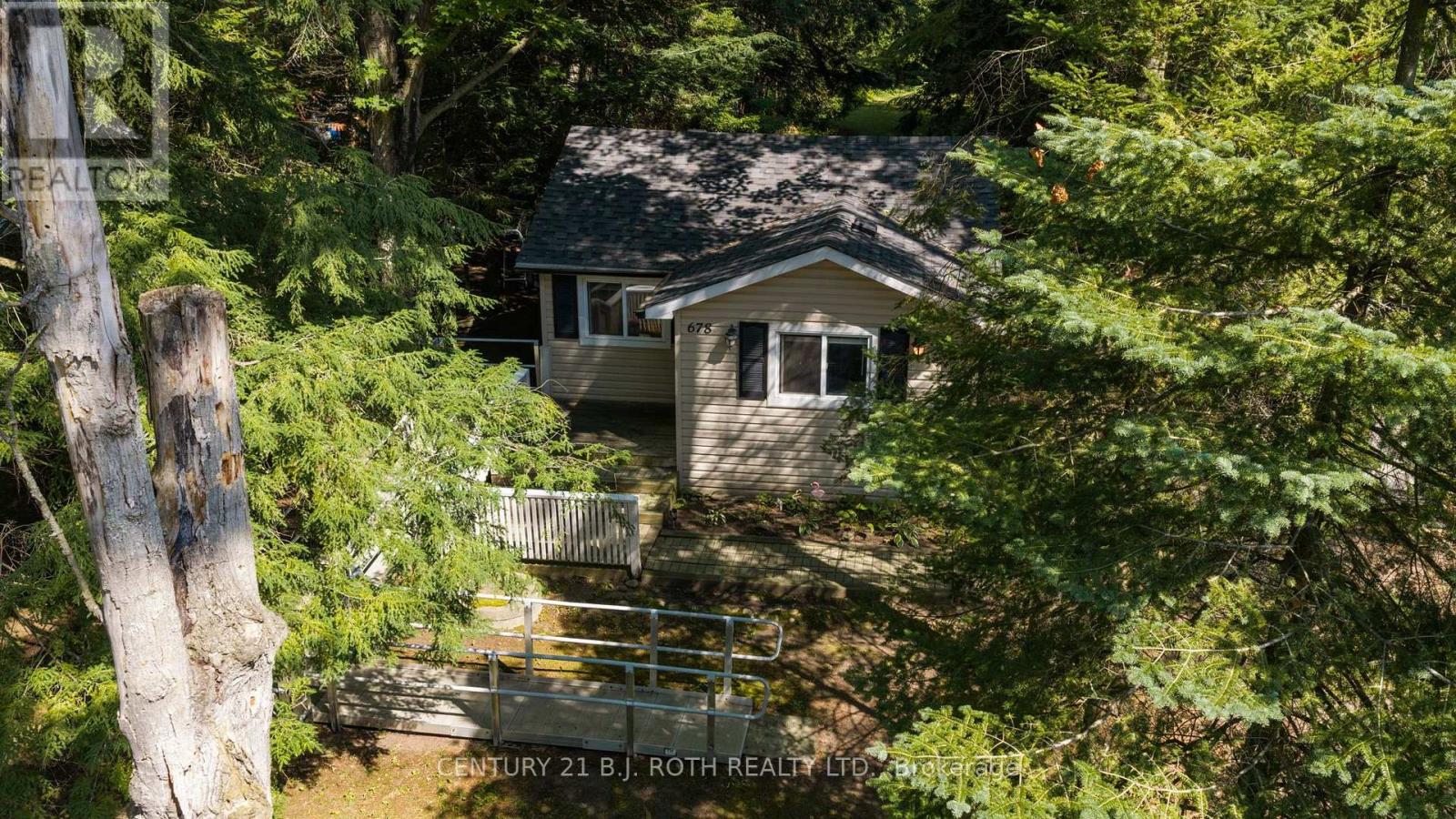 678 PINEGROVE AVENUE - 26
