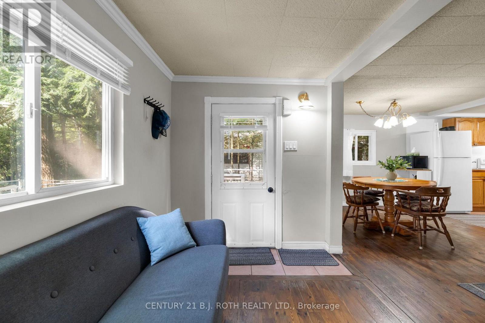 678 PINEGROVE AVENUE - 5