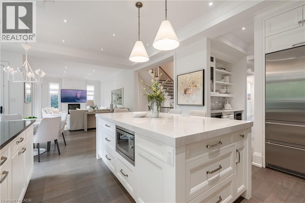 2458 MEADOWOOD Crescent - 13