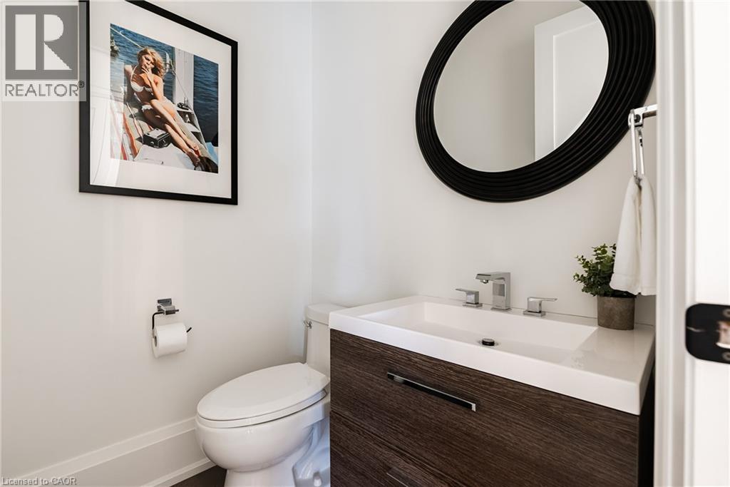 2458 MEADOWOOD Crescent - 23