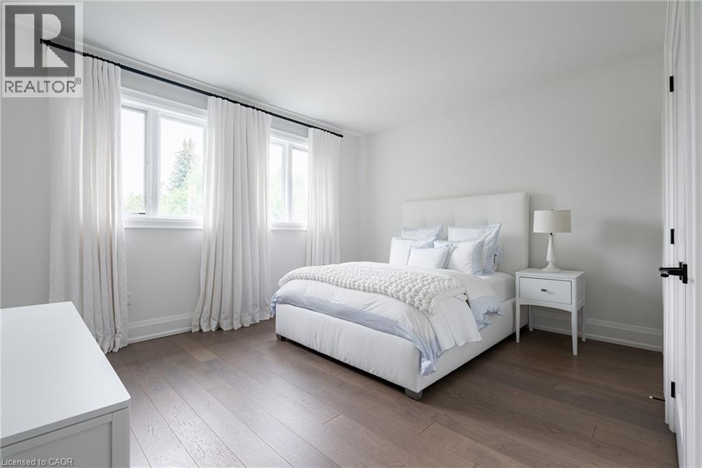 2458 MEADOWOOD Crescent - 29