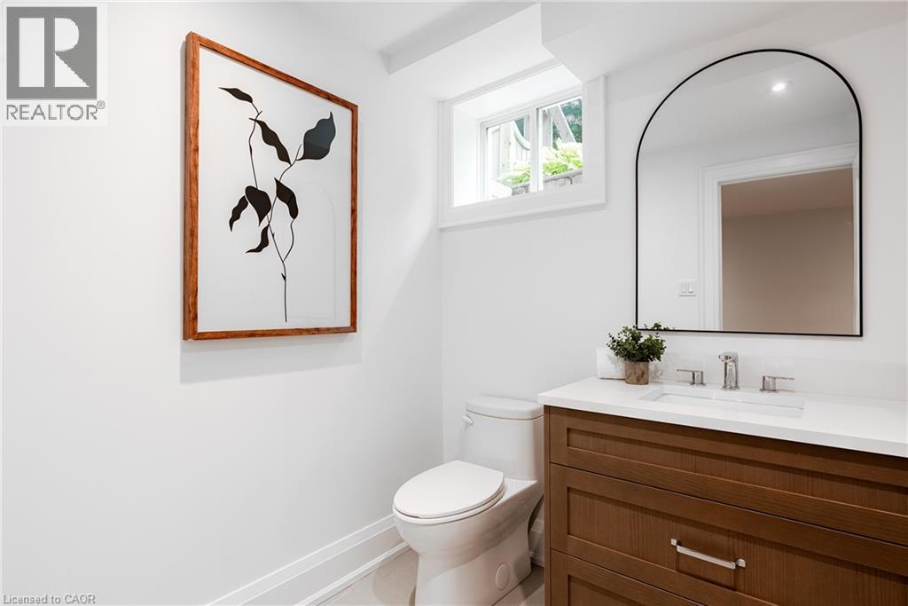 2458 MEADOWOOD Crescent - 42