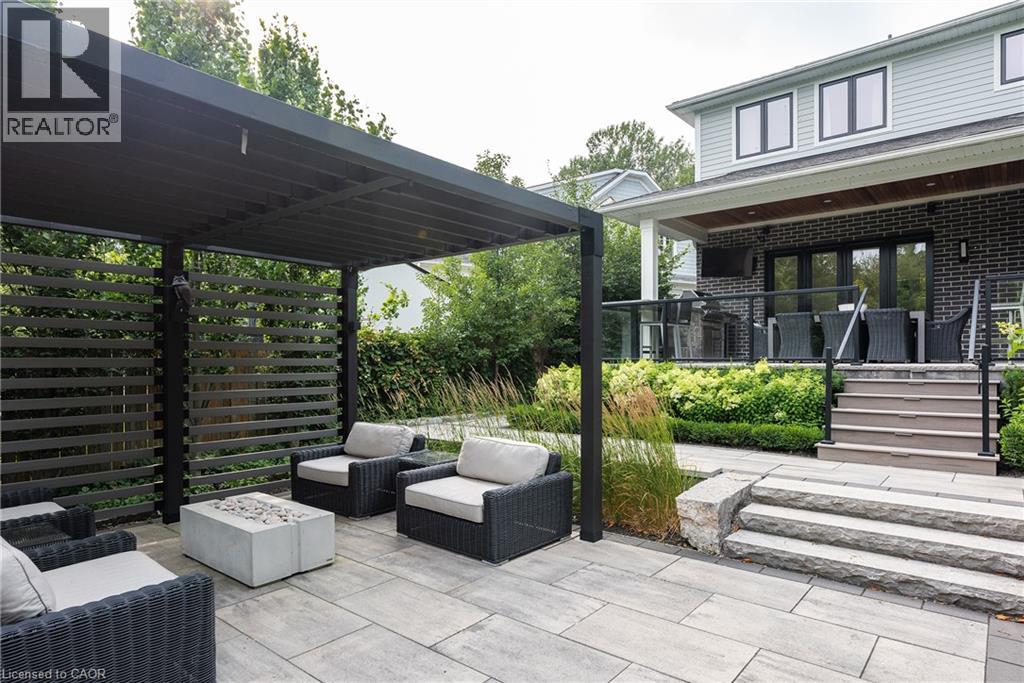 2458 MEADOWOOD Crescent - 45