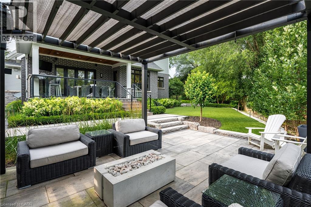 2458 MEADOWOOD Crescent - 46