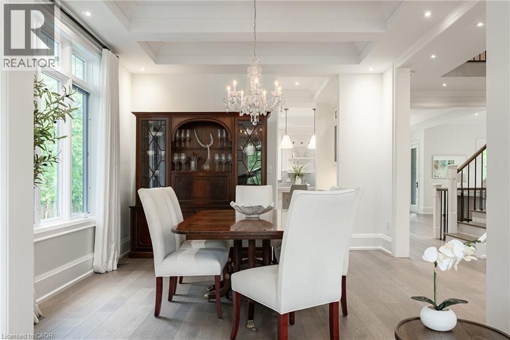 2458 MEADOWOOD Crescent - 8