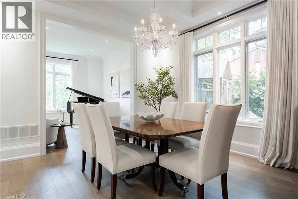 2458 MEADOWOOD Crescent - 9