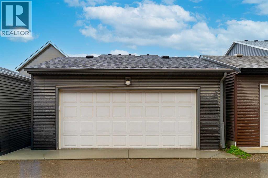 184 Rowmont Boulevard NW - 38