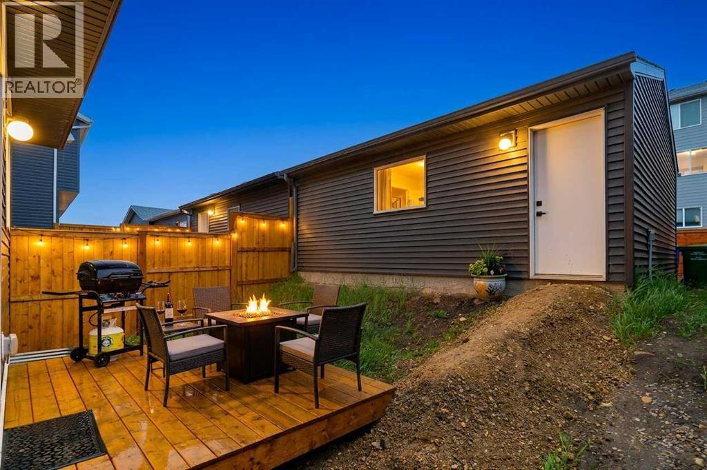 184 Rowmont Boulevard NW - 3