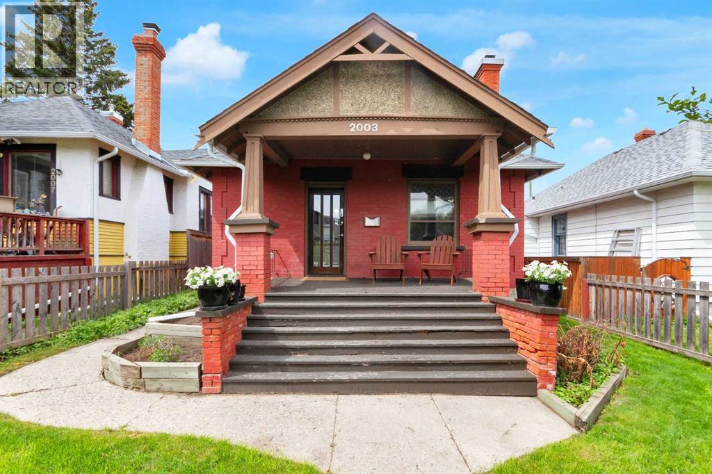 2003 26a Street SW - 2