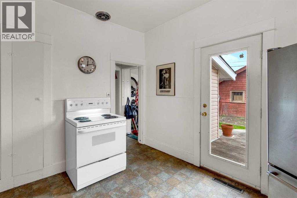 2003 26a Street SW - 21