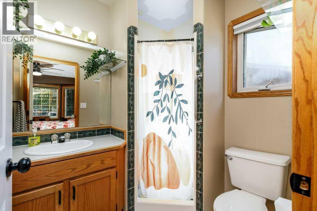 4646 52 Avenue - Image 17