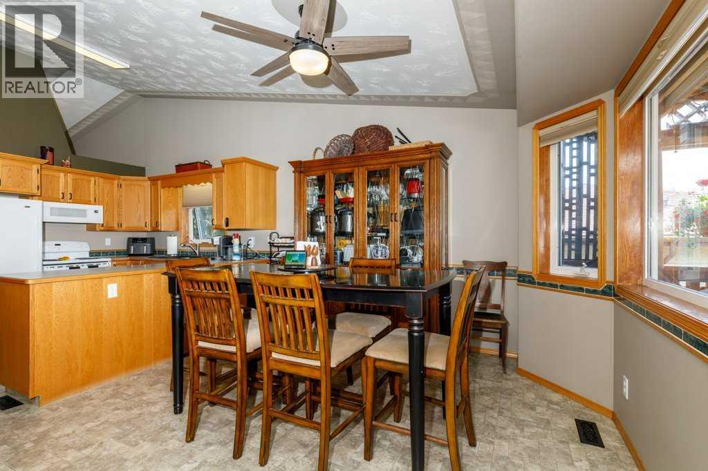 4646 52 Avenue - Image 10